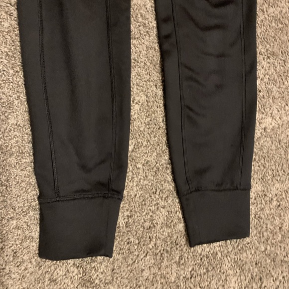 Women size medium Spyder brand active leggings - Picture 3 of 7